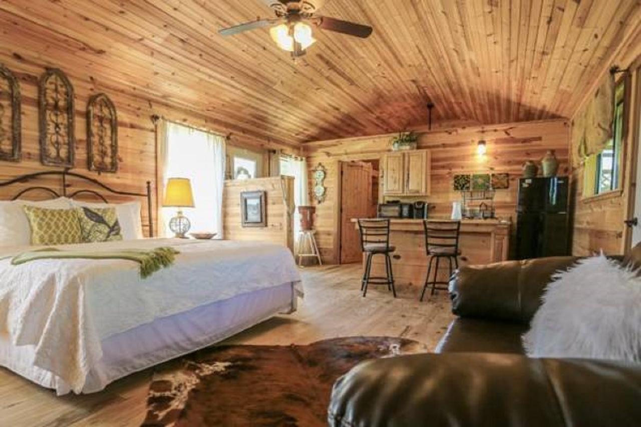 Deluxe Cabin,601152396:JPEG