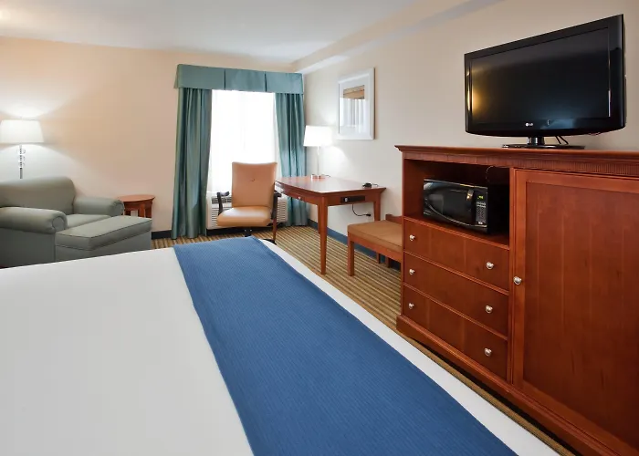 Holiday Inn Express & Suites By Ihg