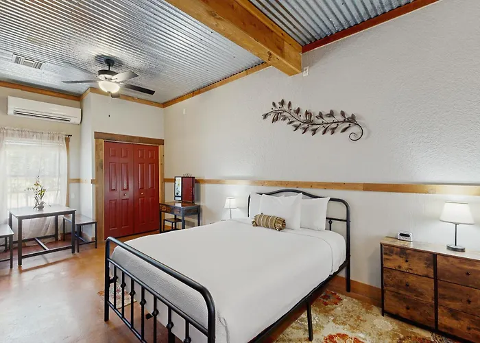 All Vacation Rentals Historic Rocky Hill